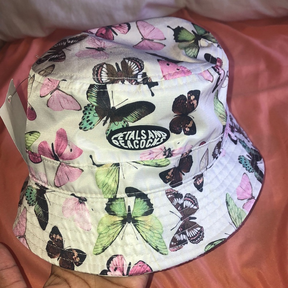 Butterfly print bucket hat